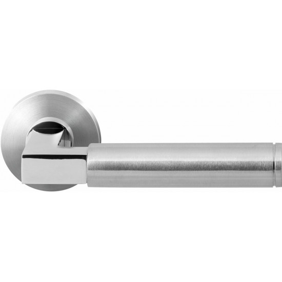 GPF2080.09/49-00 KURI DUO DEURKRUK OP RONDE ROZET RVS GEBORSTELD/RVS G GPF2080.09/49-00 KURI DUO DEURKRUK OP RONDE ROZET RVS GEBORSTELD/RVS G