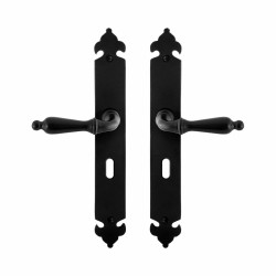 GPF6215600101-25 SMEEDIJZER ZWART, MUKI DEURKRUK OP LANGSCHILD SMEEDIJZER ZWART 291X41X4 MM