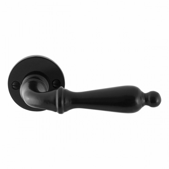 GPF6215.00 SMEEDIJZER ZWART MUKI DEURKRUK OP RONDE ROZET, 53X5MM