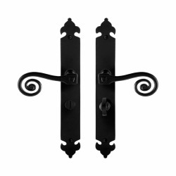 GPF6200600884-25 SMEEDIJZER ZWART, KERA DEURKRUK OP LANGSCHILD SMEEDIJZER ZWART 291X41X4 MM