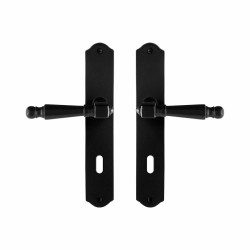 GPF6210600111-22 SMEEDIJZER ZWART, MELA DEURKRUK OP SCHILD SMEEDIJZER ZWART 238X41X4 MM