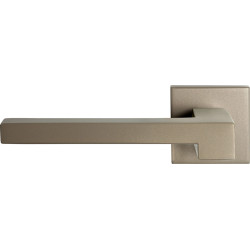 GPF3160A40200-02 CHAMPAGNE BLEND, RAA DEURKRUK OP VIERKANTE ROZET GATDEEL LINKS