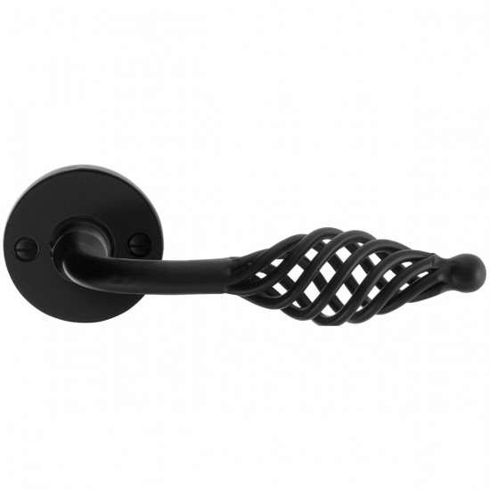 GPF6265.00 SMEEDIJZER ZWART TANE DEURKRUK OP RONDE ROZET, 53X5MM
