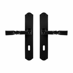 GPF6245600111-22 SMEEDIJZER ZWART, NOKKA DEURKRUK OP SCHILD SMEEDIJZER ZWART 238X41X4 MM