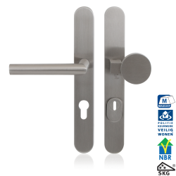 9327.72 R VEILIGHEIDSGARNITUUR SKG*** 257X35MM SMALL MASSIEF AFGEROND MET KERNTREK PC72 MET VASTE KNOP GPF9206.09 RECHTS + DEURKRUK GPF1015 9327.72 R VEILIGHEIDSGARNITUUR SKG*** 257X35MM SMALL MASSIEF AFGEROND MET KERNTREK PC72 MET VASTE KNOP GPF9206.09 RECHTS + DEURKRUK GPF1015