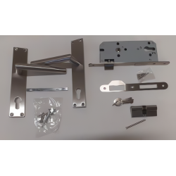 SET VOOR TUINDEUREN IN RVS UITVOERING - RVS DEURSCHILD EN RECHTE DEURKRUK - GROOTTE SLOTKAST: 74X170MM - DOORNMAAT: 45MM - PC MAAT: 85MM - DUBBELE NACHTSCHOOT - CILINDER 35X35MM MET 3 SLEUTELS - LINKS + RECHTS TOEPASBAAR