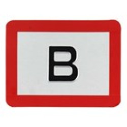 Pictogram "B" Reflecterend, wit gelakt met zwarte letter B. Pictogram "B" Reflecterend, wit gelakt met zwarte letter B.