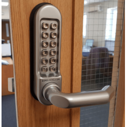 RONDE STAAFHENDELGREEP, TOETSENBORD, ADAPTERBEVESTIGINGSSET EN PANIEKPAD-SPINDELSET